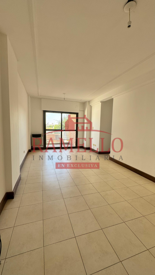 EN VENTA DPTO DOS DORMITORIOS CON BALCON - CENTRO 