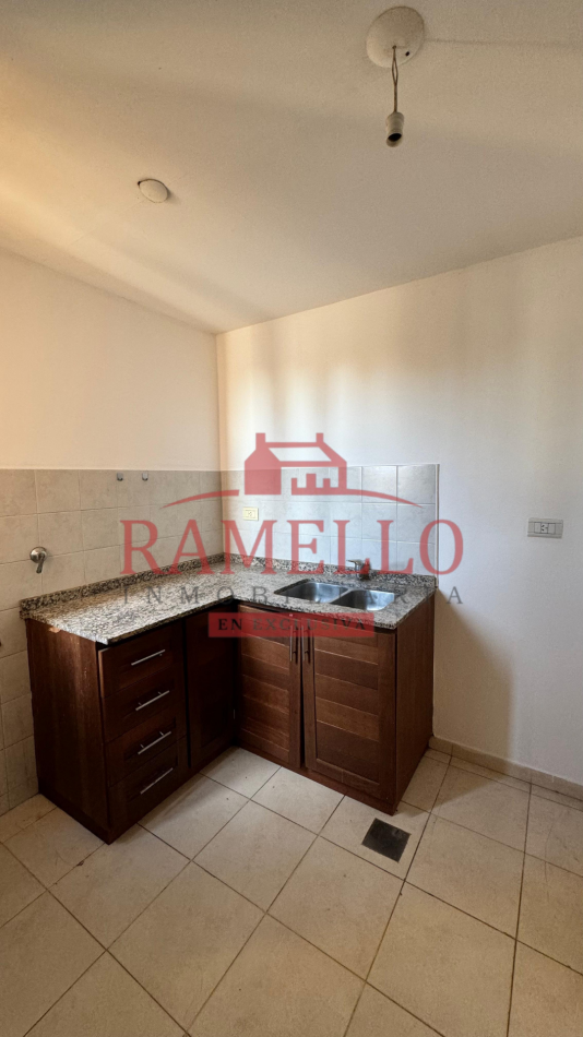 EN VENTA DPTO DOS DORMITORIOS CON BALCON - CENTRO 