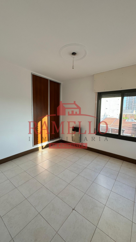EN VENTA DPTO DOS DORMITORIOS CON BALCON - CENTRO 