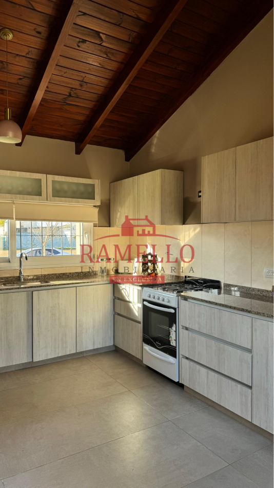 CASA EN VENTA ZONA OESTE - Dos dormitorios 