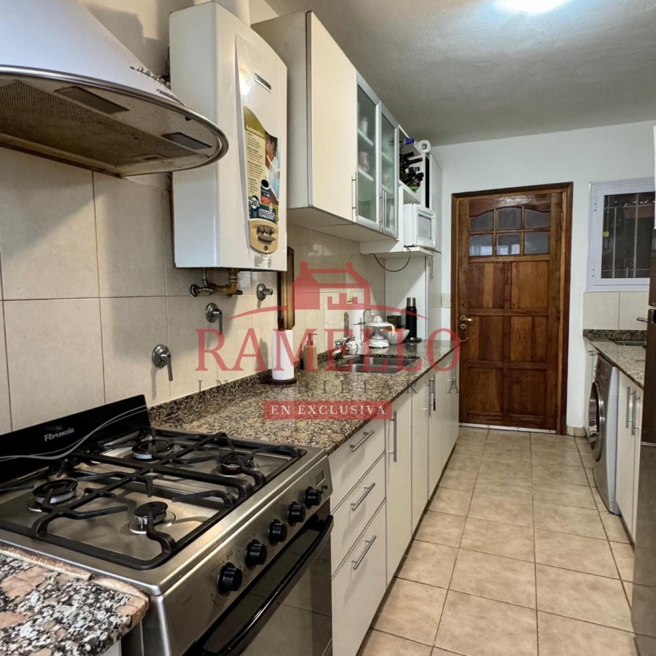 EN VENTA CASA QUINTA TRES DORMITORIOS - Zona de quintas 