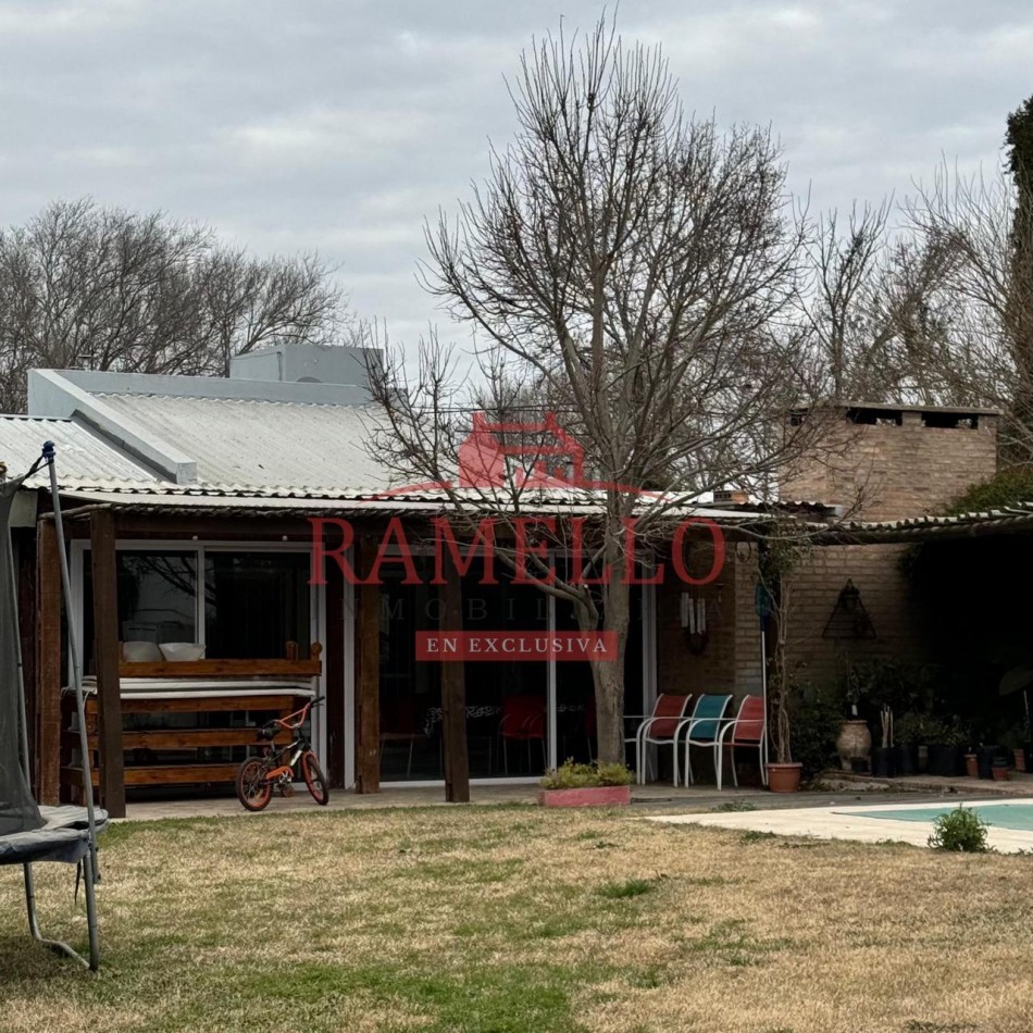 EN VENTA CASA QUINTA TRES DORMITORIOS - Zona de quintas 