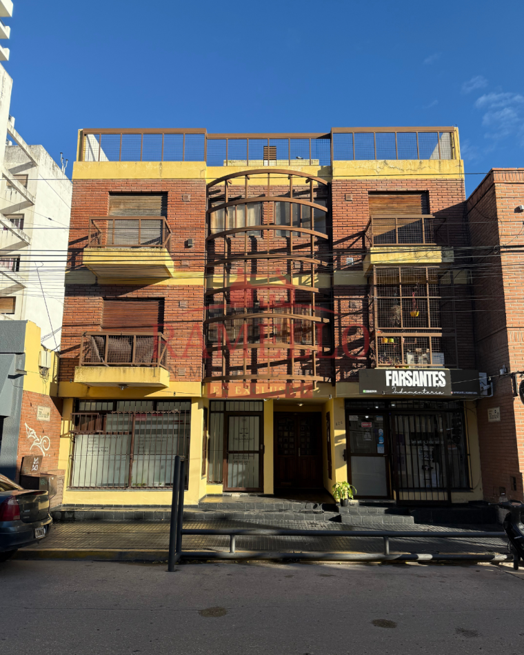 EN VENTA DPTO UN DORMITORIO CON BALCON - Barrio Centro 
