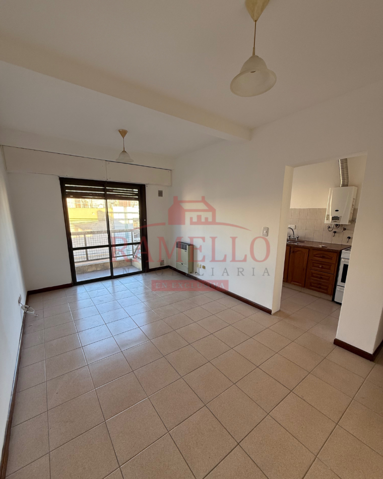 EN VENTA DPTO UN DORMITORIO CON BALCON - Barrio Centro 