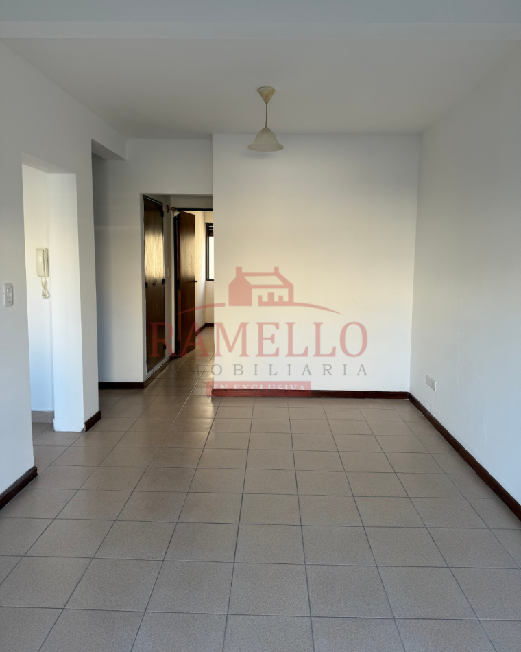 EN VENTA DPTO UN DORMITORIO CON BALCON - Barrio Centro 
