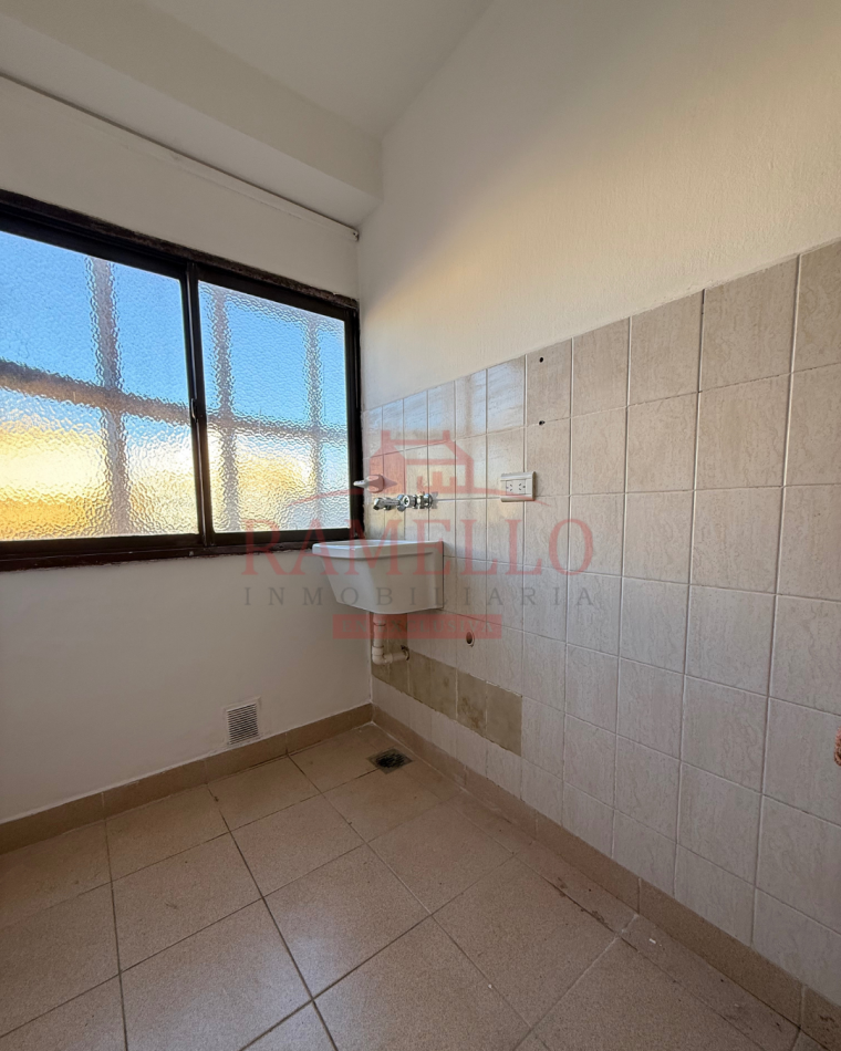 EN VENTA DPTO UN DORMITORIO CON BALCON - Barrio Centro 