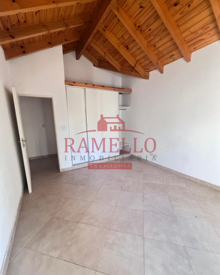 VENDO DUPLEX! Dos dormitorios con cochera