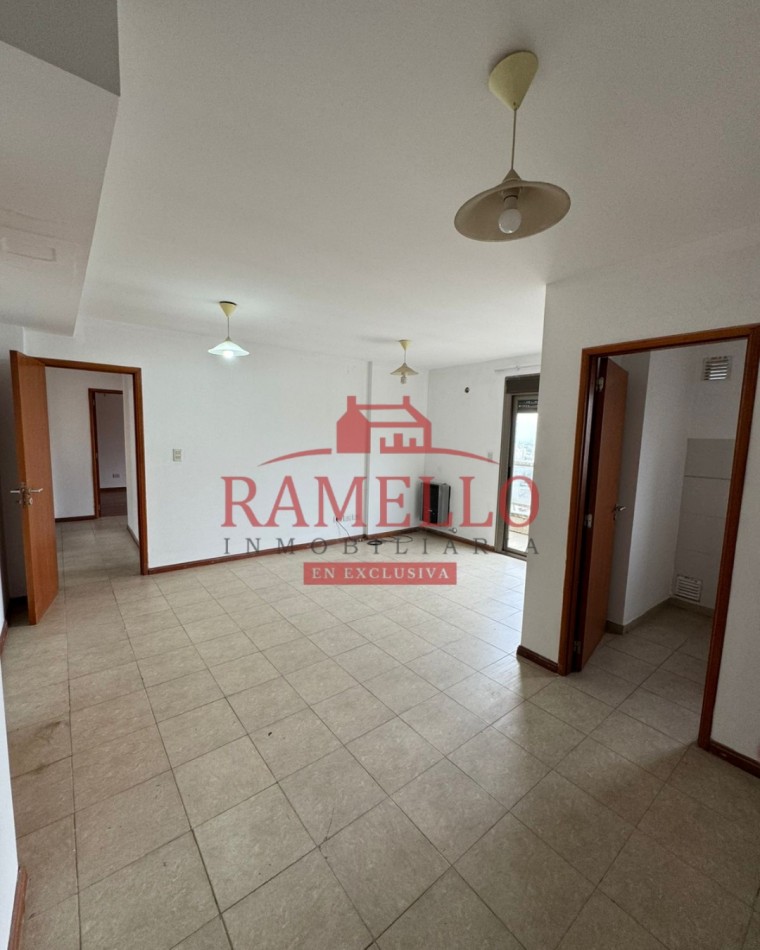 EN VENTA! Dpto de categoria - Dos dormitorios, con balcon y cochera 