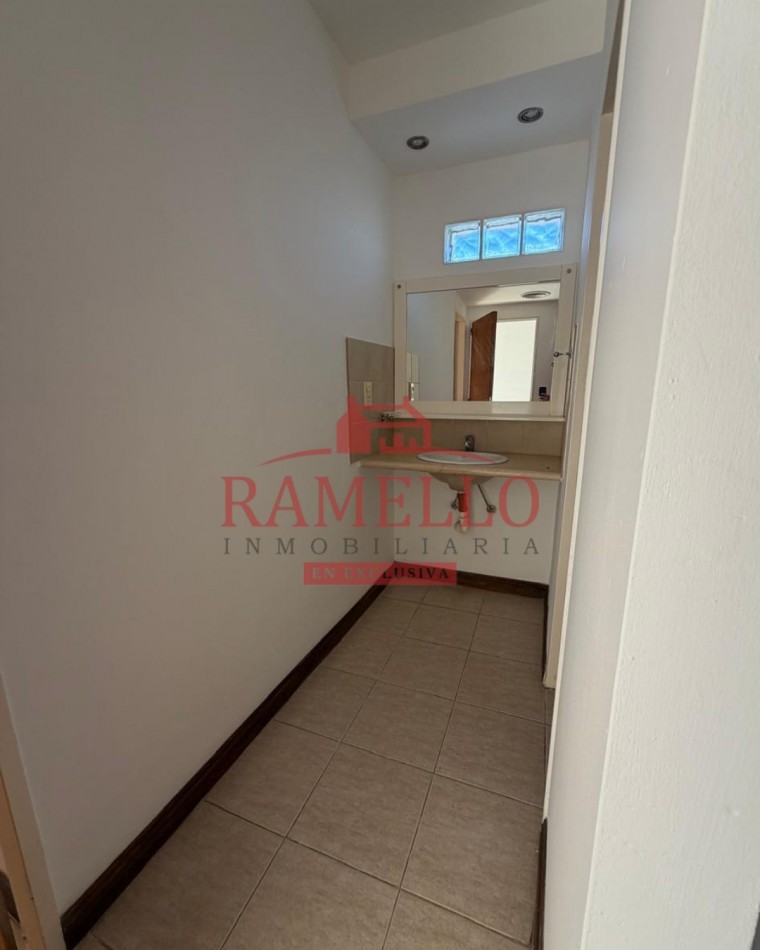 VENDO DPTO - Dos dormitorios con cochera en Torre Hovenia I