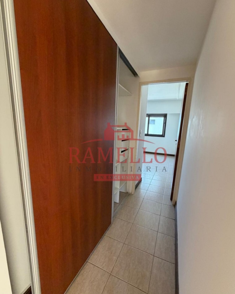 VENDO DPTO - Dos dormitorios con cochera en Torre Hovenia I