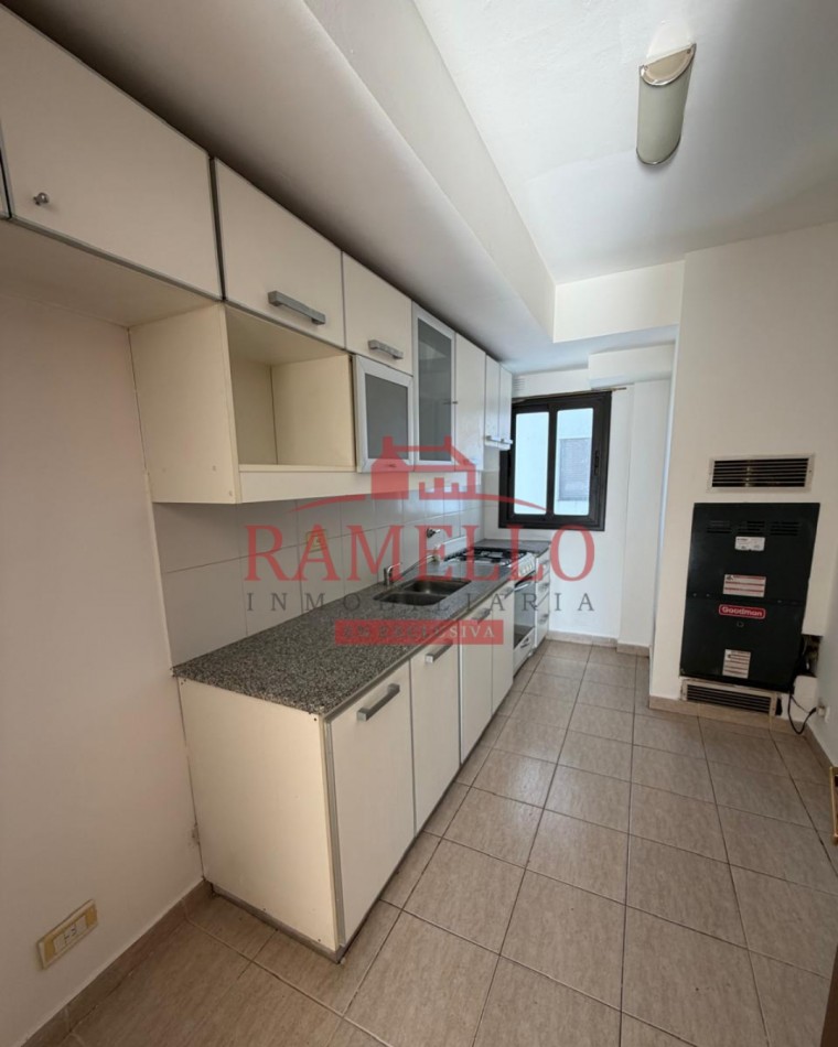 VENDO DPTO - Dos dormitorios con cochera en Torre Hovenia I