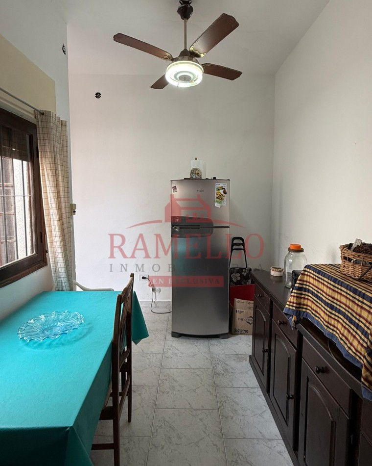 EN VENTA! Casa centrica - Tres dormitorios con garage