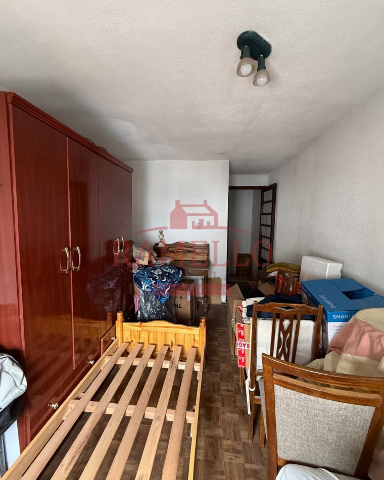 EN VENTA! Casa centrica - Tres dormitorios con garage