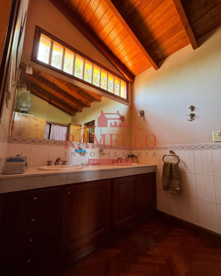 HERMOSA CASA EN VENTA! Tres dormitorios 