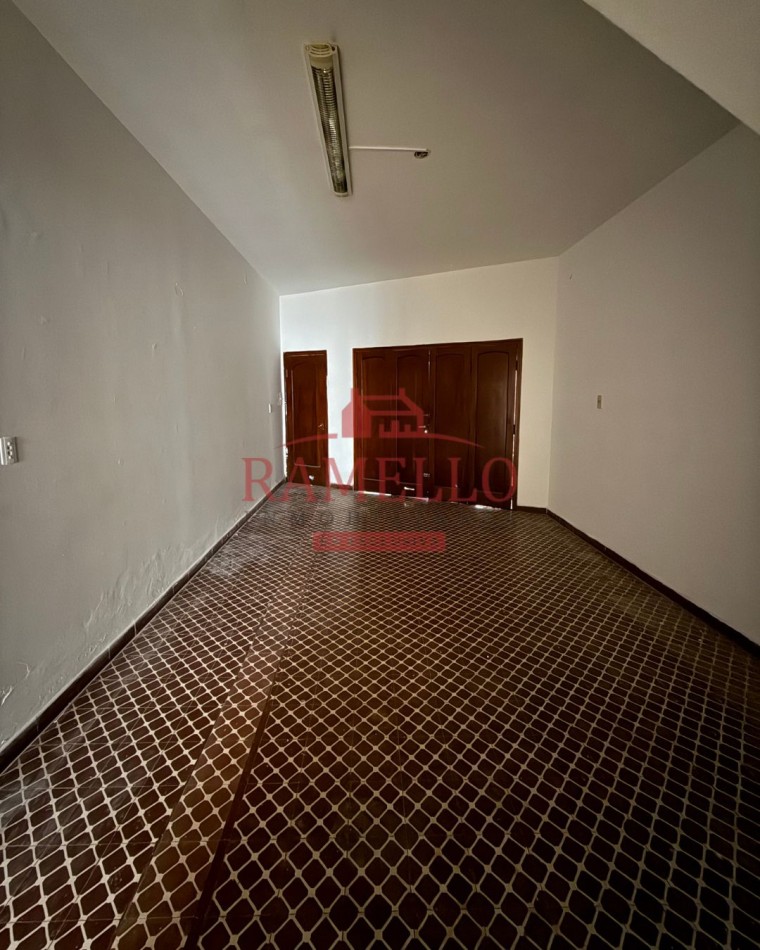 Alquiler - Casa centrica de tres dormitorios - Bv. Roca 