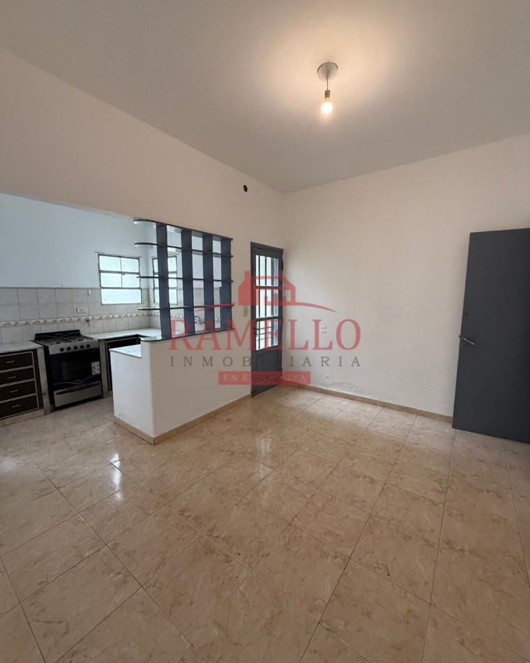 Alquiler - Casa centrica de tres dormitorios - Bv. Roca 