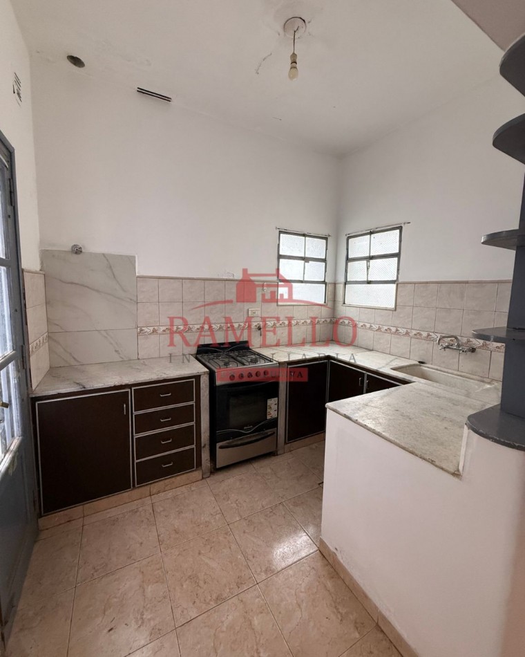 Alquiler - Casa centrica de tres dormitorios - Bv. Roca 