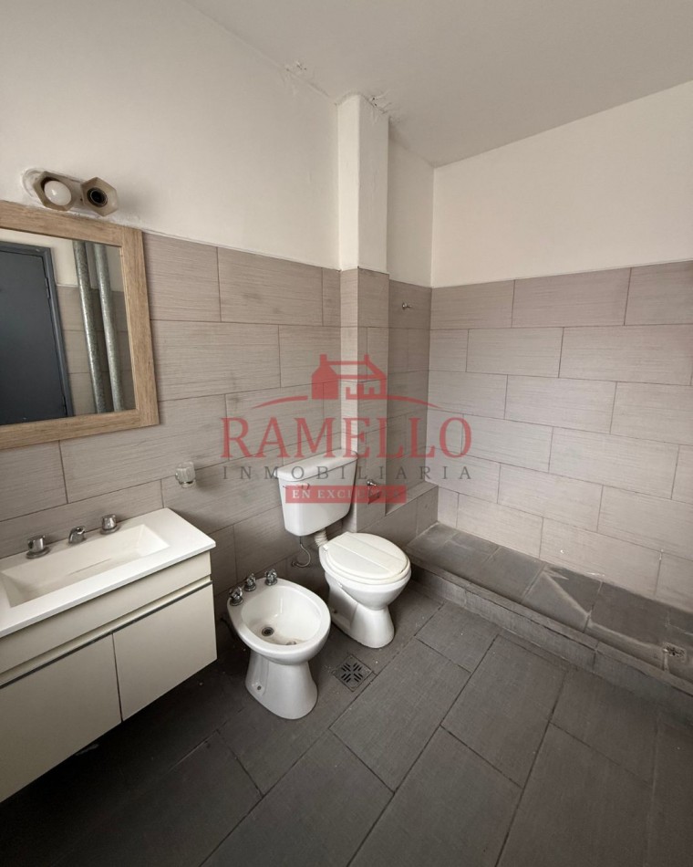 Alquiler - Casa centrica de tres dormitorios - Bv. Roca 
