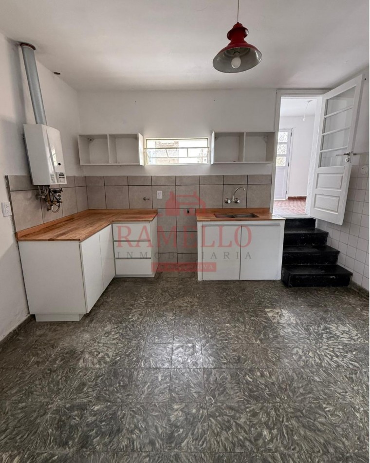Alquiler - Casa centrica de tres dormitorios 