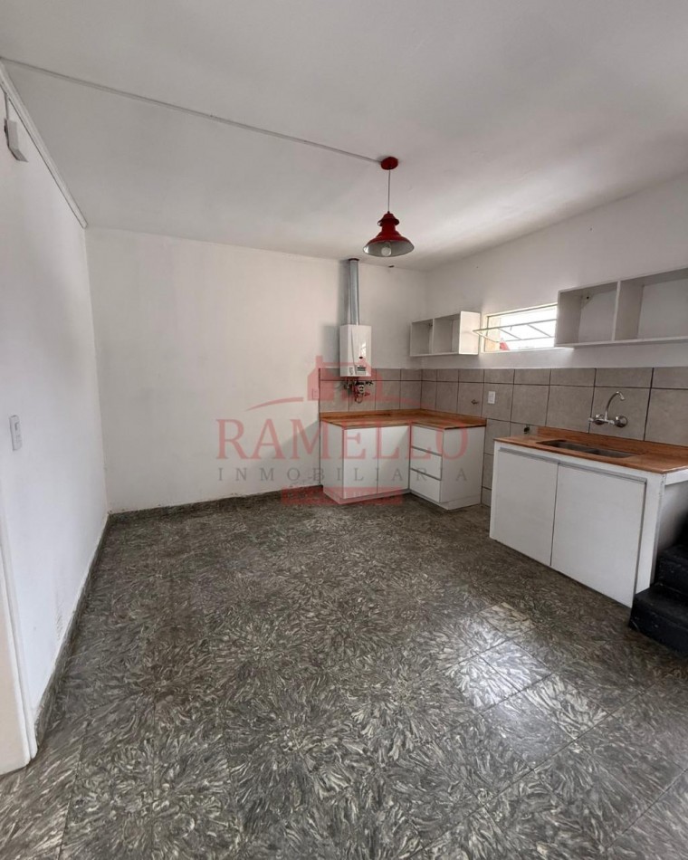 Alquiler - Casa centrica de tres dormitorios 