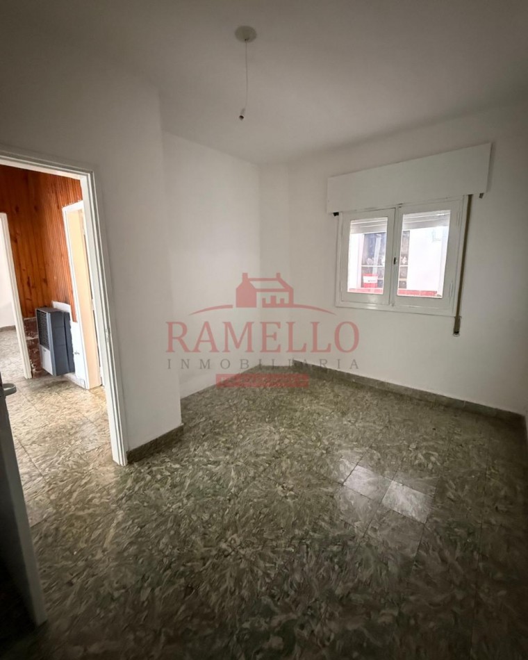 Alquiler - Casa centrica de tres dormitorios 